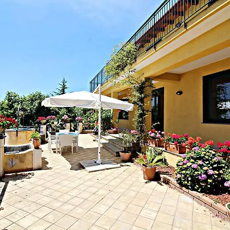 Bellavista Etna 펜션 *